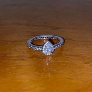 Pandora pearshaped ring size 8